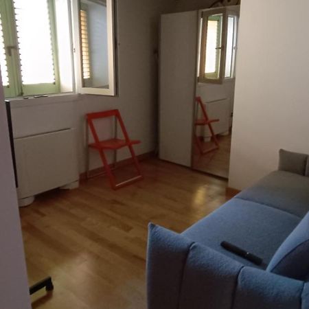 Un Angolo A Milano... Bagian luar foto